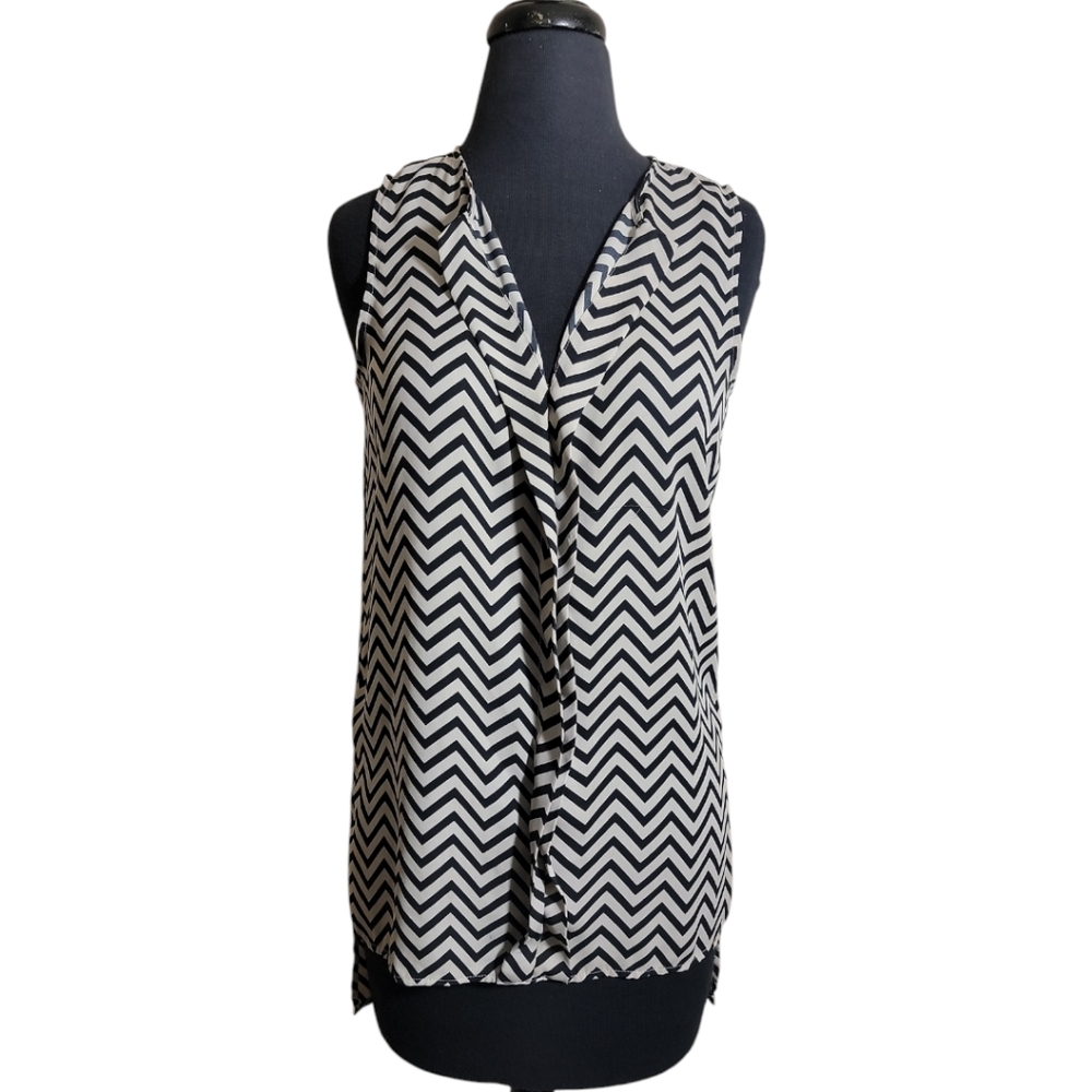 Charlotte Russe chevron stripe sleeveless v neck Blouse womens small black cream